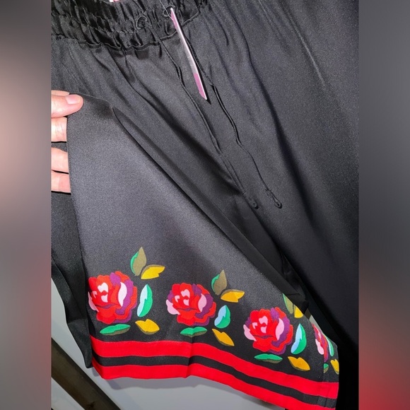 Kate Spade silk blend pants with Rose Border - NWT - Size Large - Picture 8 of 16